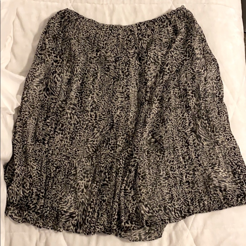 Pleated Mid-length Skirt